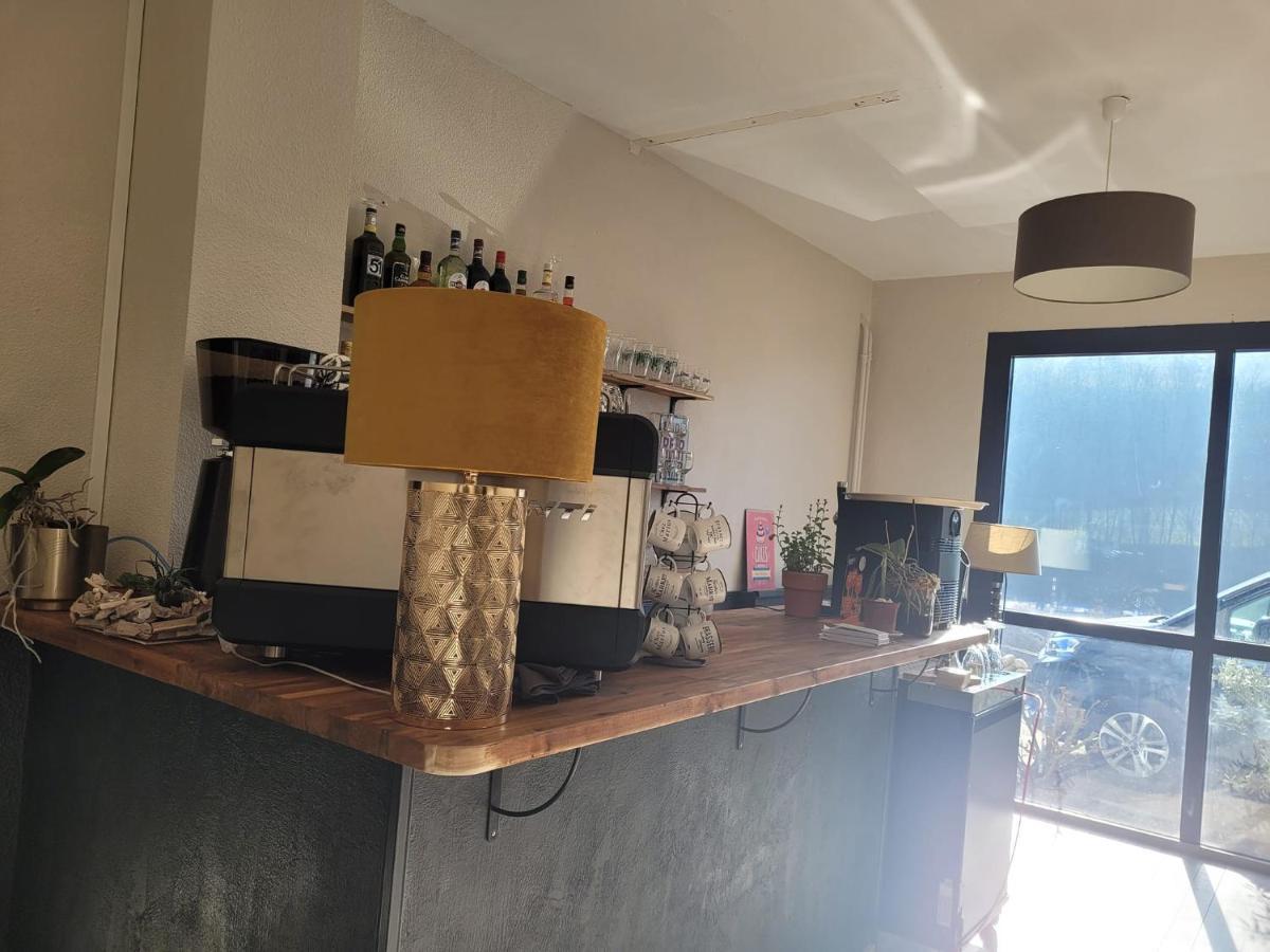 Logis Hotel Restaurant L'Escapade ลามาสต์ ภายนอก รูปภาพ