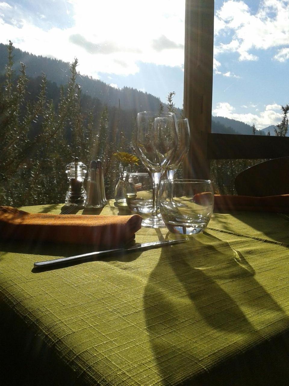 Logis Hotel Restaurant L'Escapade ลามาสต์ ภายนอก รูปภาพ