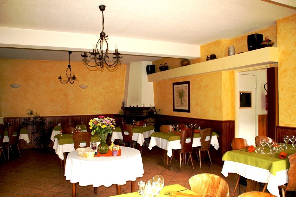 Logis Hotel Restaurant L'Escapade ลามาสต์ ภายนอก รูปภาพ